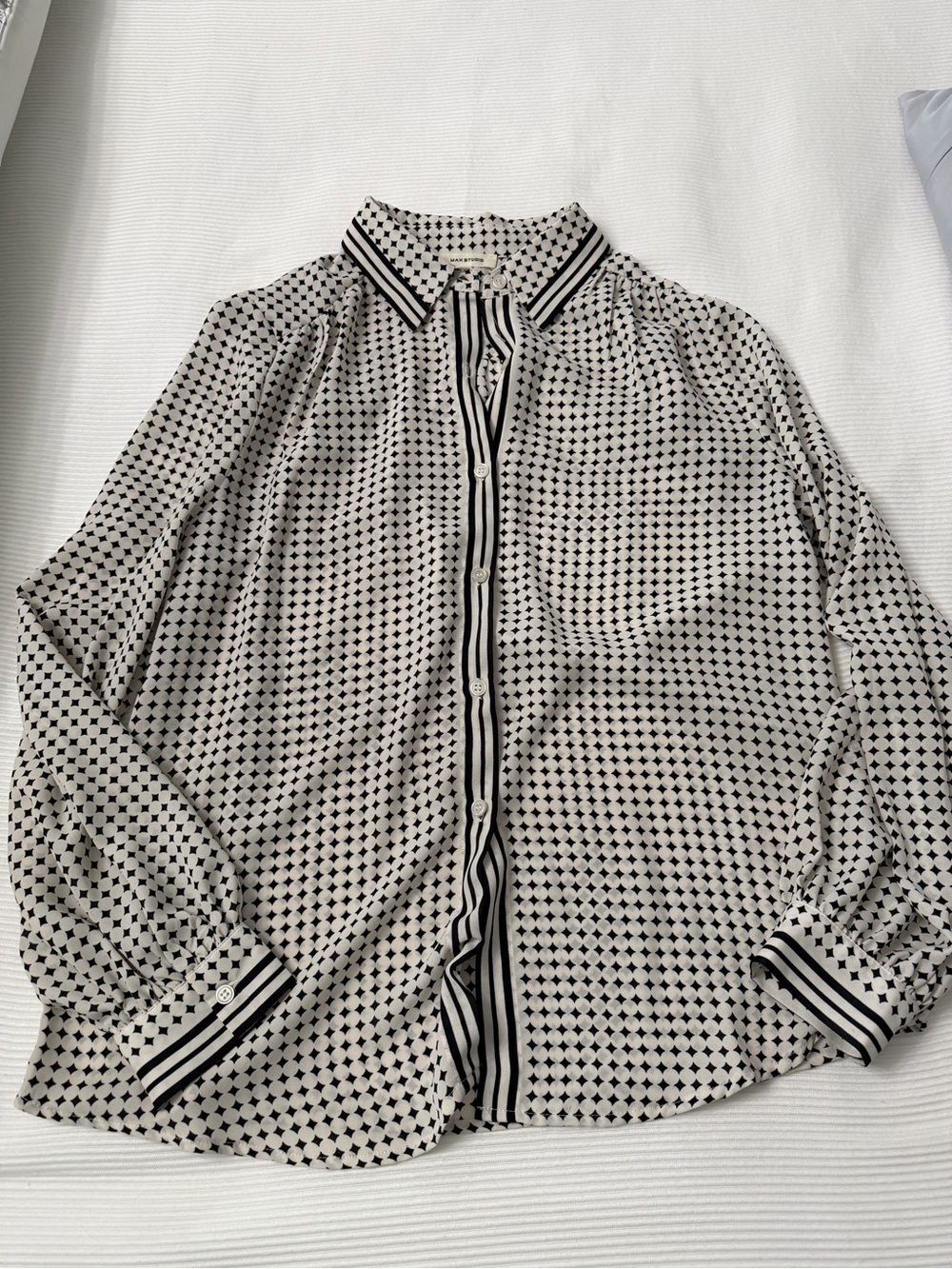 Max Studio Black & White Geometric Button-Up Shirt - Size L